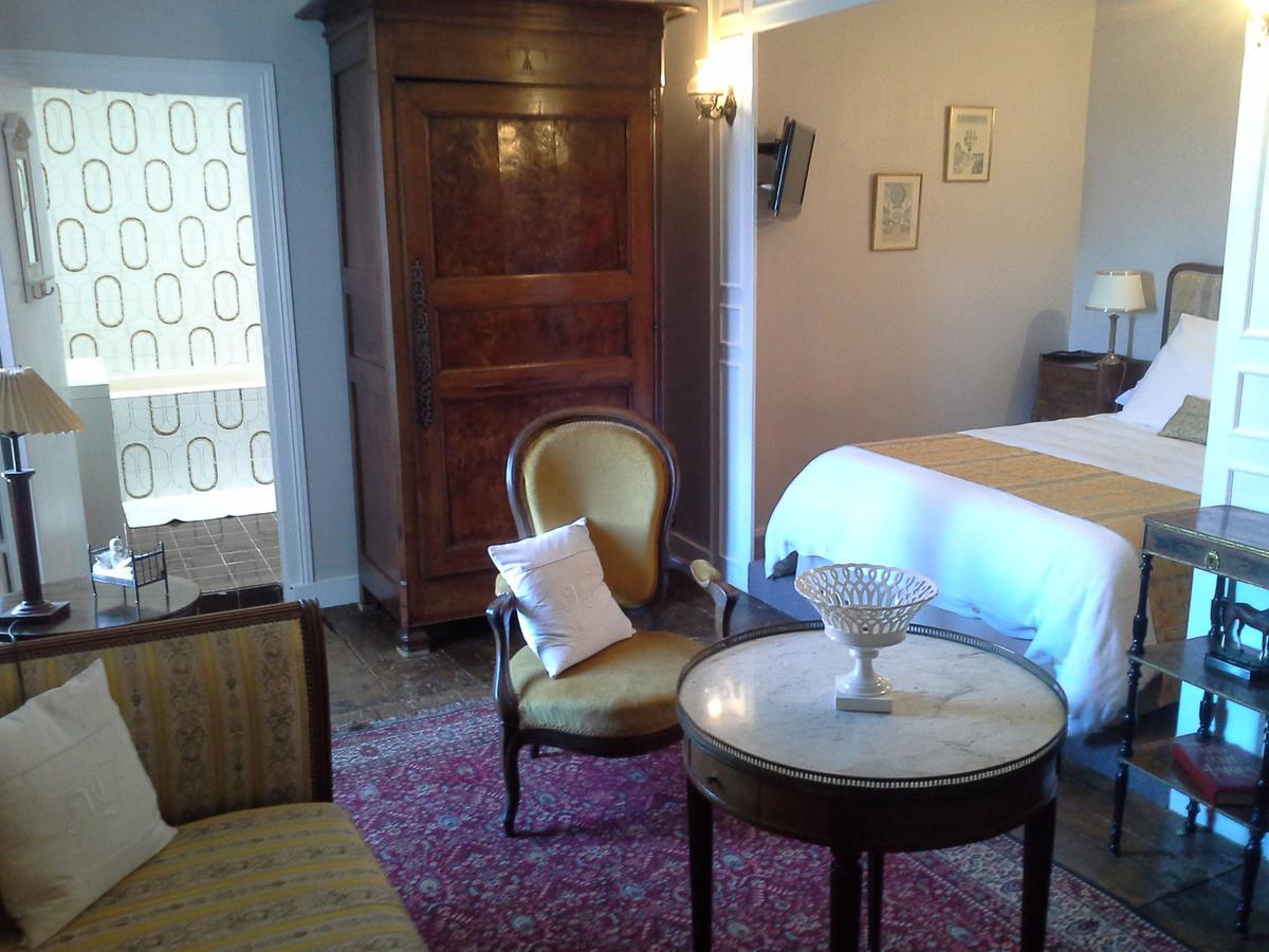 Bed and Breakfast Le Logis De Ruelle Exterior foto